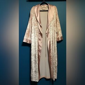 Victoria's Secret Pink and Cream Robe